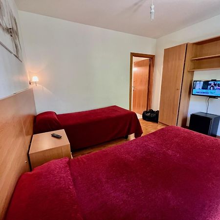 ברצלונה Hostal Madrazo מראה חיצוני תמונה