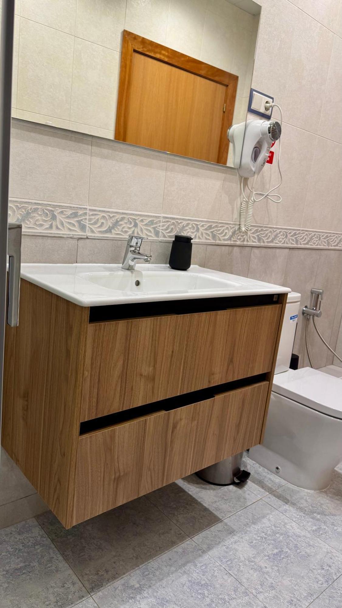 ברצלונה Hostal Madrazo מראה חיצוני תמונה
