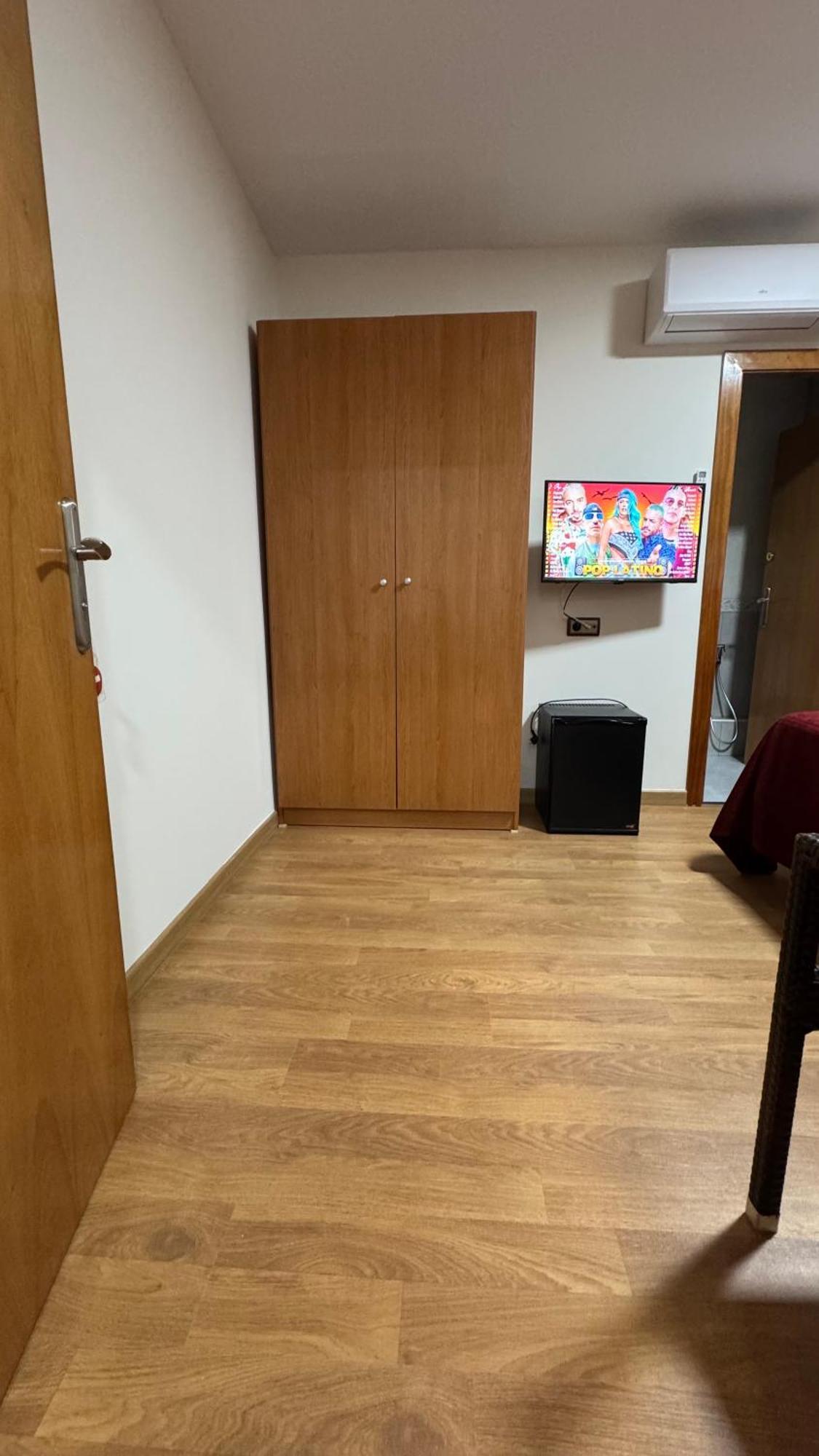 ברצלונה Hostal Madrazo מראה חיצוני תמונה