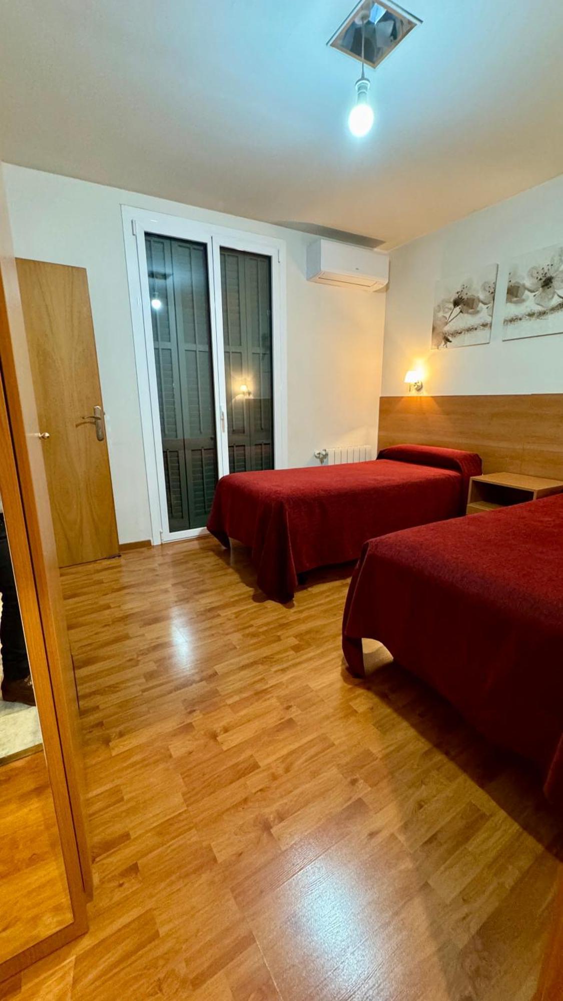 ברצלונה Hostal Madrazo מראה חיצוני תמונה
