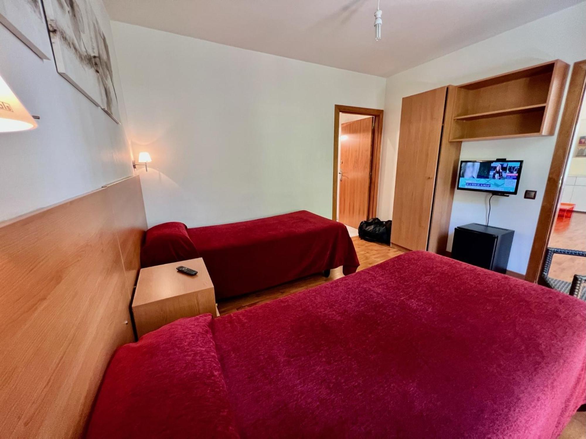 ברצלונה Hostal Madrazo מראה חיצוני תמונה