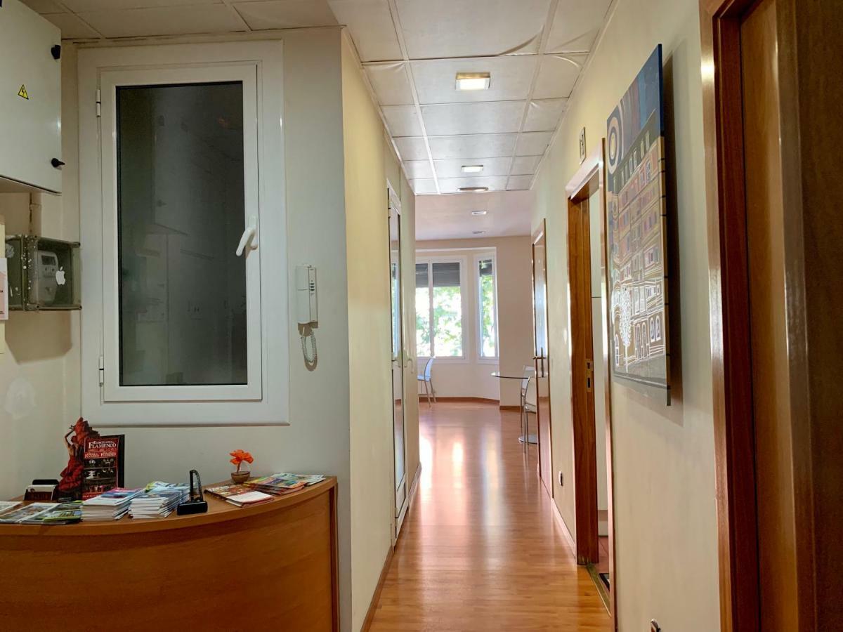 ברצלונה Hostal Madrazo מראה חיצוני תמונה